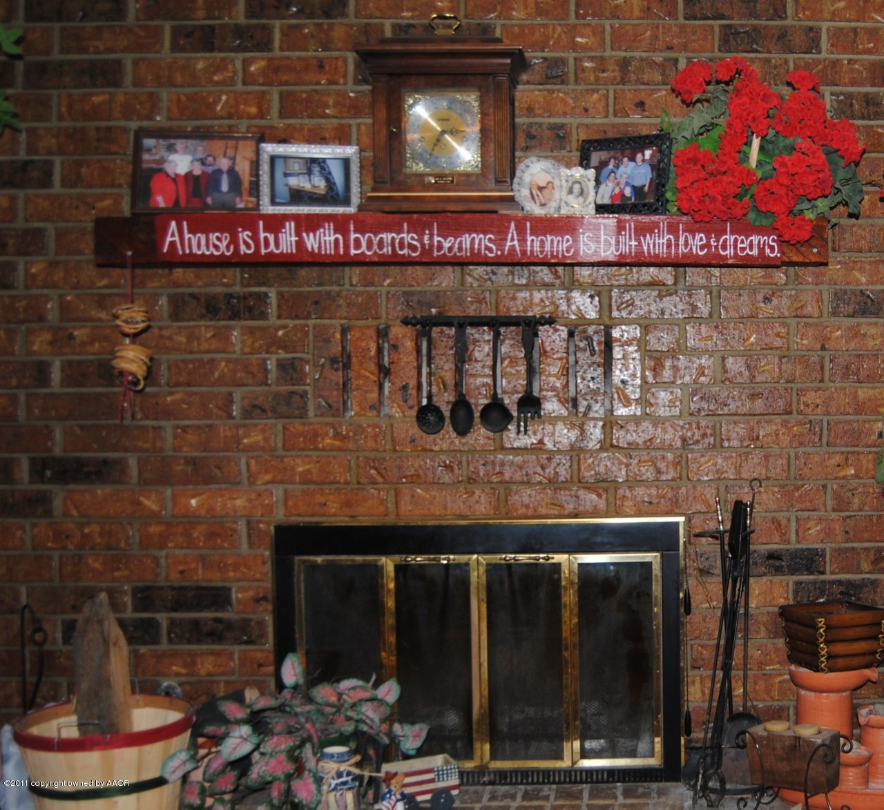 101 Geronimo Road Amarillo, TX 79108 - Photo 5 of 27 Fireplace in Living area