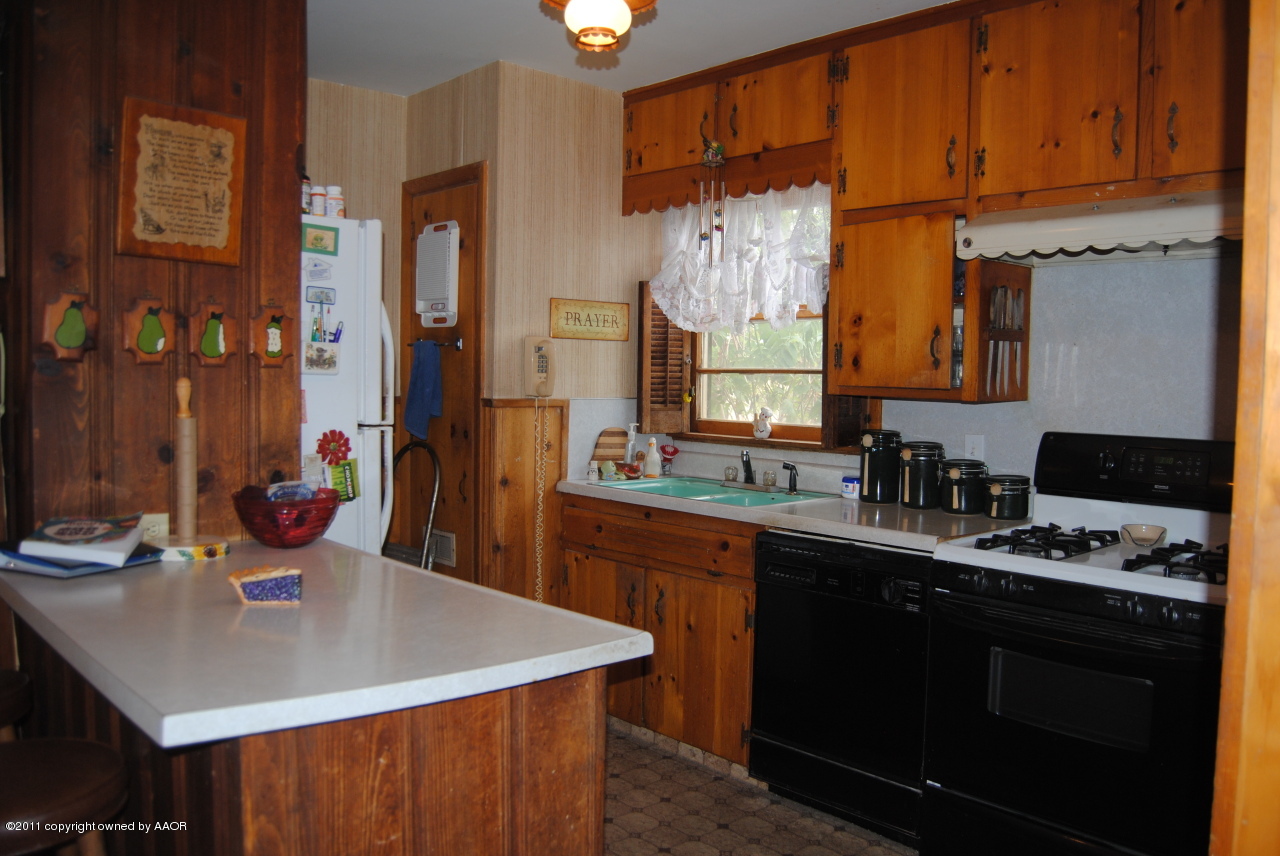 101 Geronimo Road Amarillo, TX 79108 - Photo 6 of 27 Kitchen