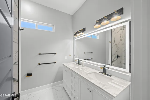 $670,000 | 5421 Doug Allan, El Paso, TX 79932