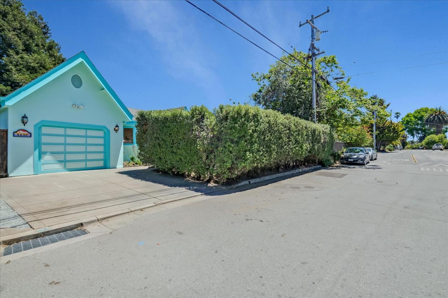 3200 Gross Road Santa Cruz, CA 95062 - Photo 2 of 17 Gallery Image 2
