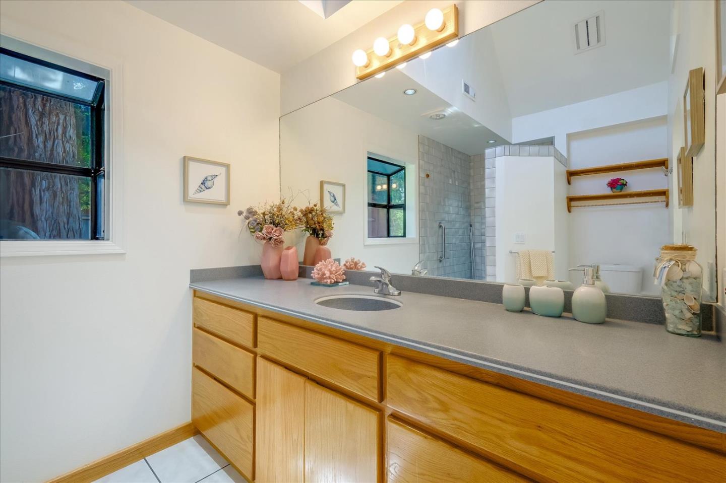 3200 Gross Road Santa Cruz, CA 95062 - Photo 9 of 17 Gallery Image 9