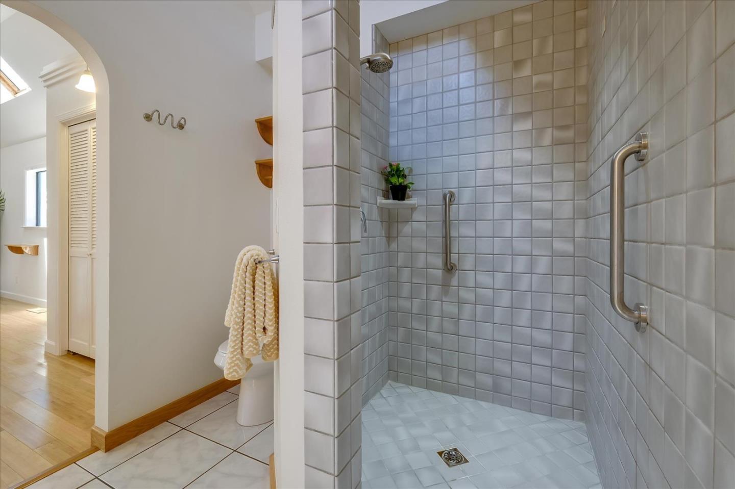 3200 Gross Road Santa Cruz, CA 95062 - Photo 10 of 17 Gallery Image 10