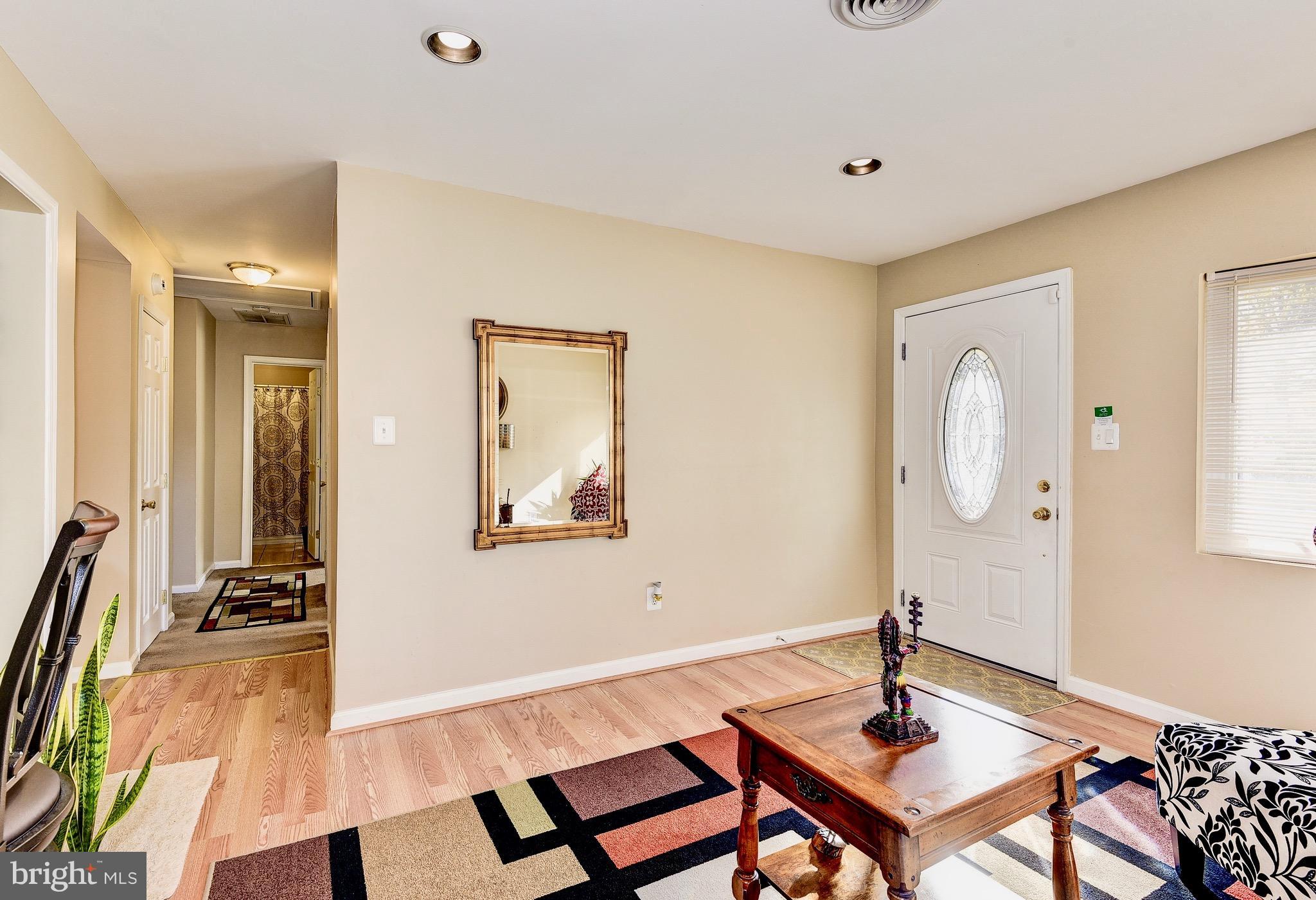 9024 Taylor Street Springdale, MD 20706 - Photo 4 of 18 Living Room