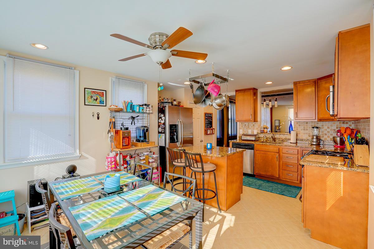 4515 Raspe Avenue Baltimore, MD 21206 - Photo 14 of 30 Kitchen