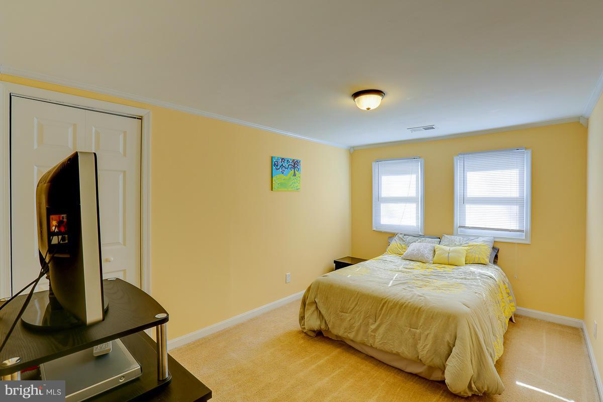 4515 Raspe Avenue Baltimore, MD 21206 - Photo 20 of 30 Bedroom