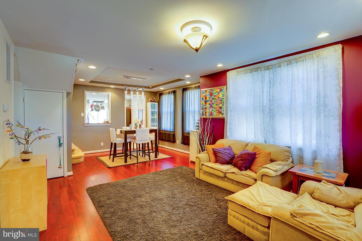 4515 Raspe Avenue Baltimore, MD 21206 - Photo 6 of 30 Living Room