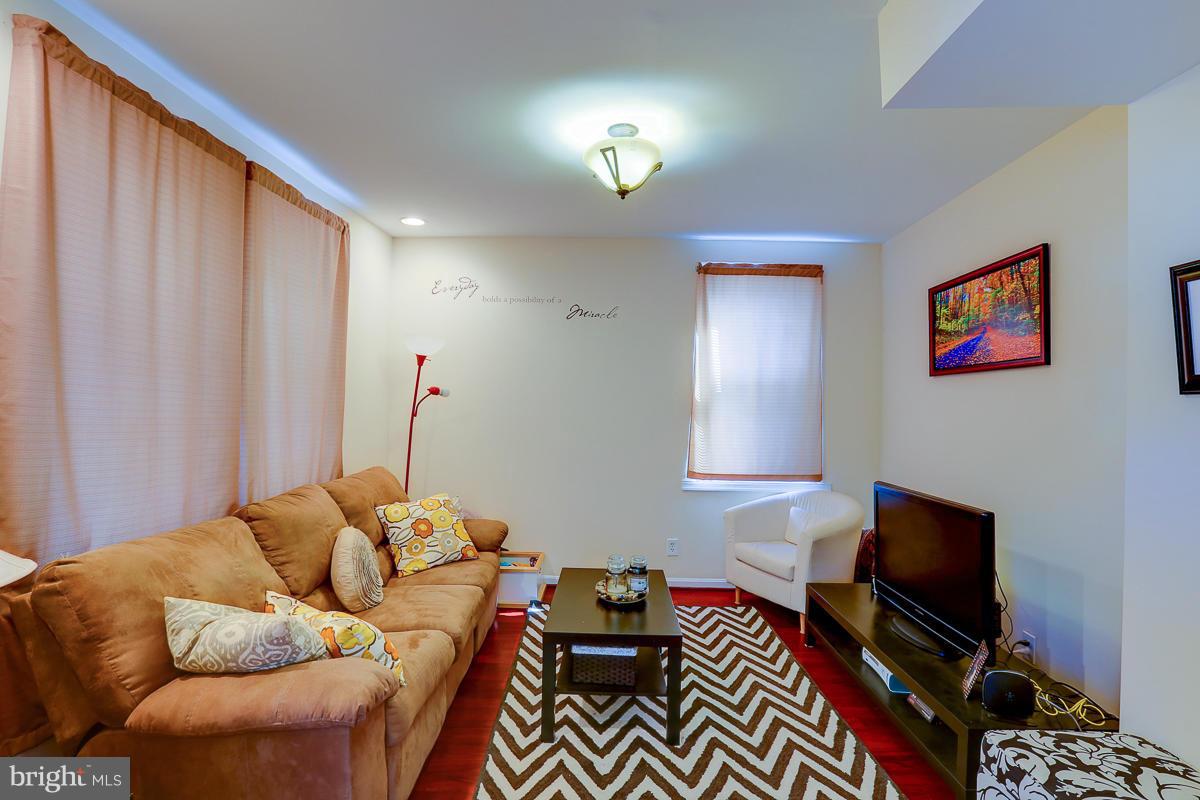 4515 Raspe Avenue Baltimore, MD 21206 - Photo 7 of 30 Family Room