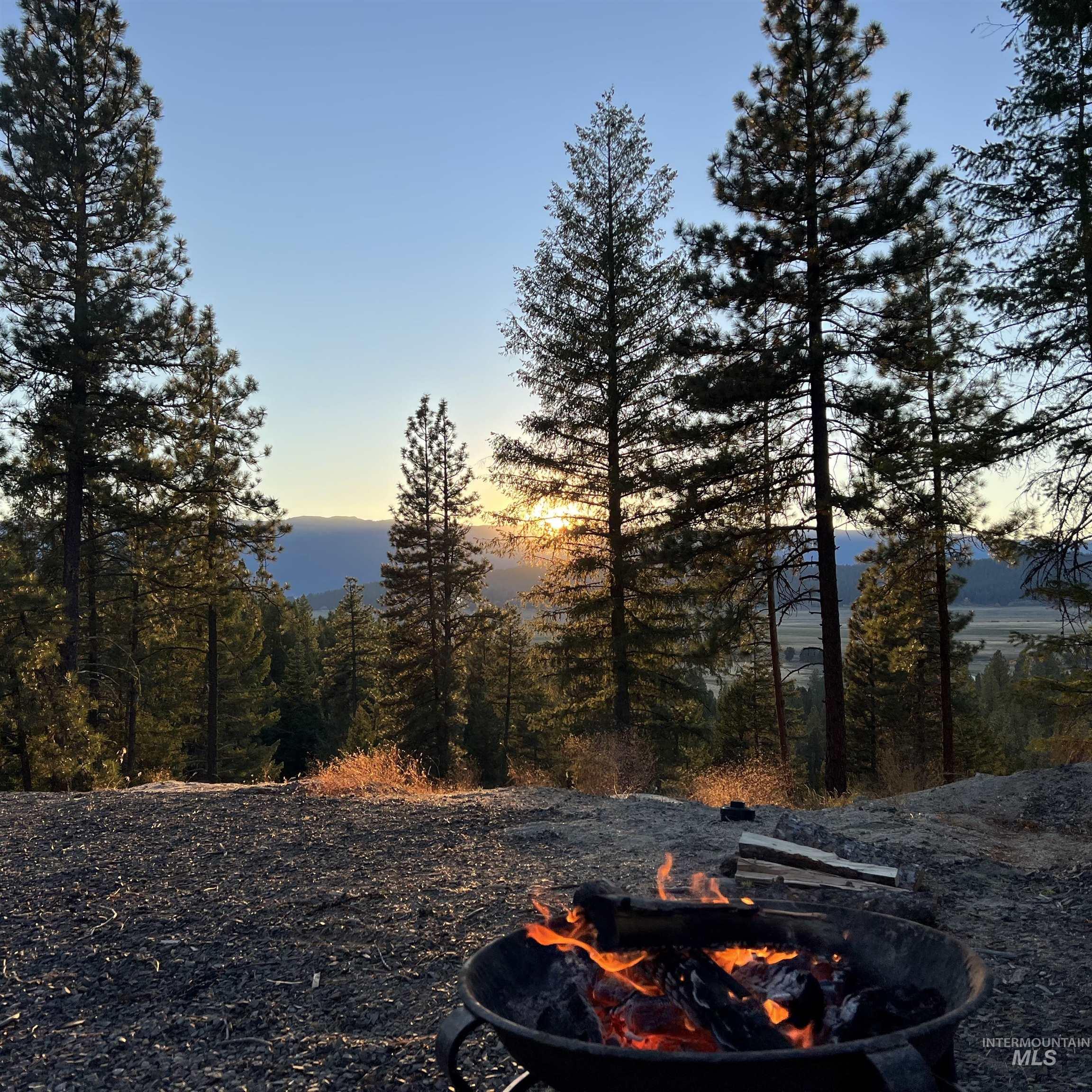 33 San Ignacio Way Cascade, ID 83611 - Photo 2 of 24