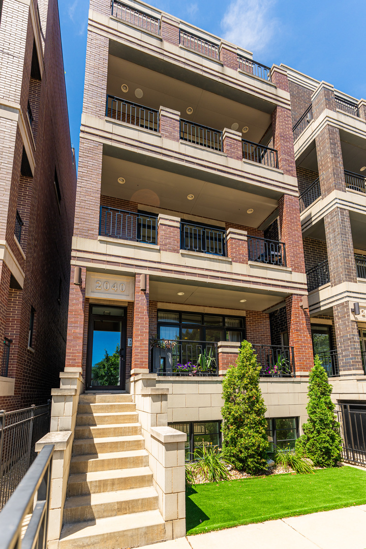 2040 North Burling Street, Unit 1 Chicago, IL 60614 - Photo 1 of 29