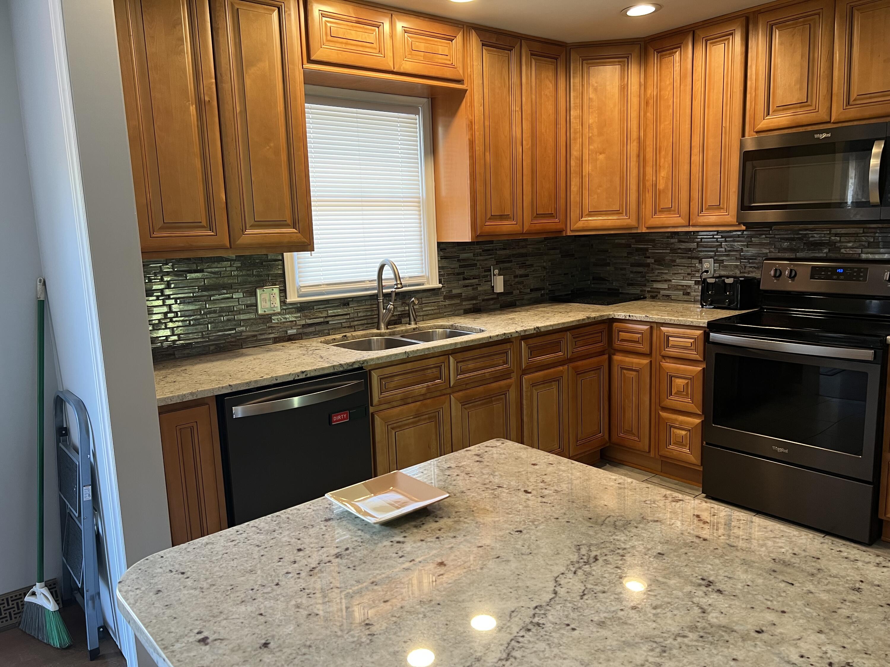 2019 Ridgefield Road Johnson City, TN 37601 - Photo 9 of 33 IMG_9600