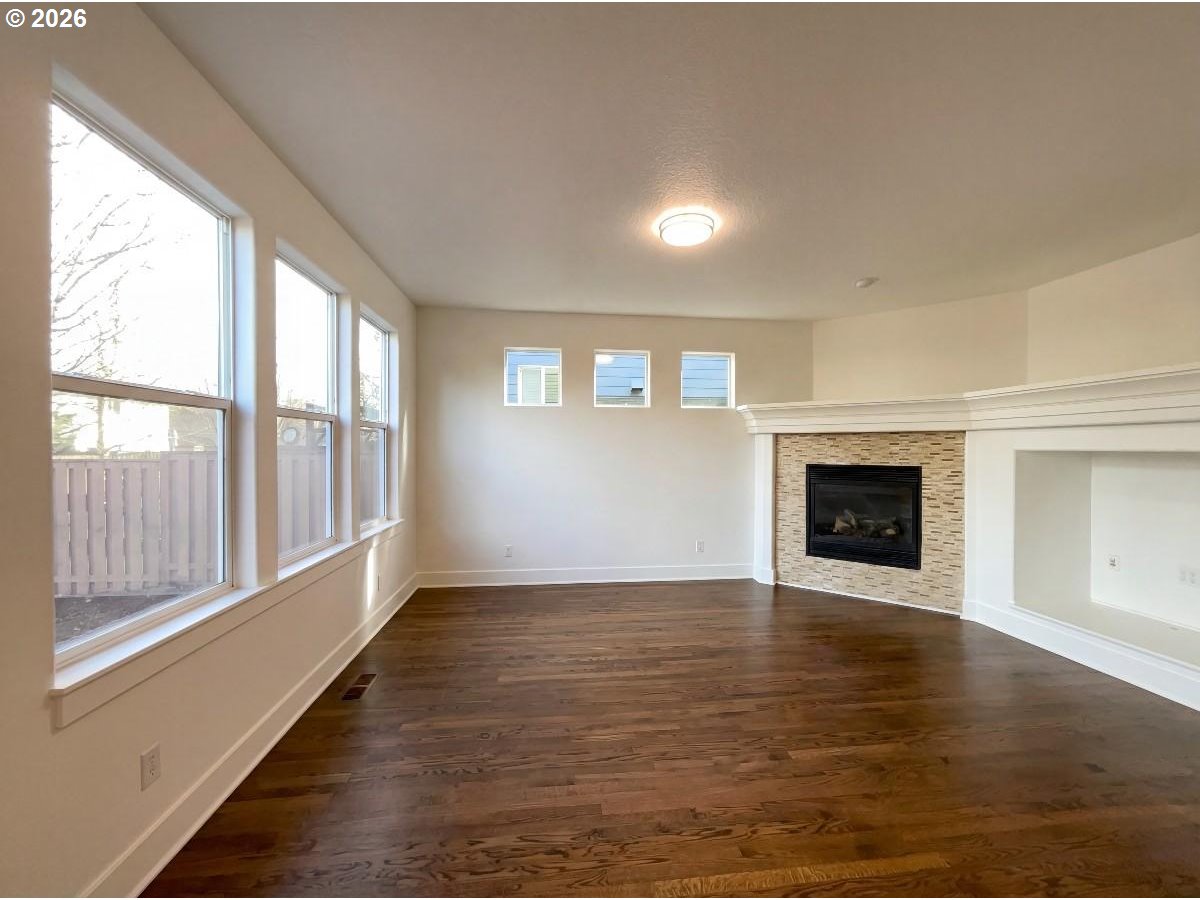 10989 Southwest Oneida Street Tualatin, OR 97062 - Photo 3 of 34