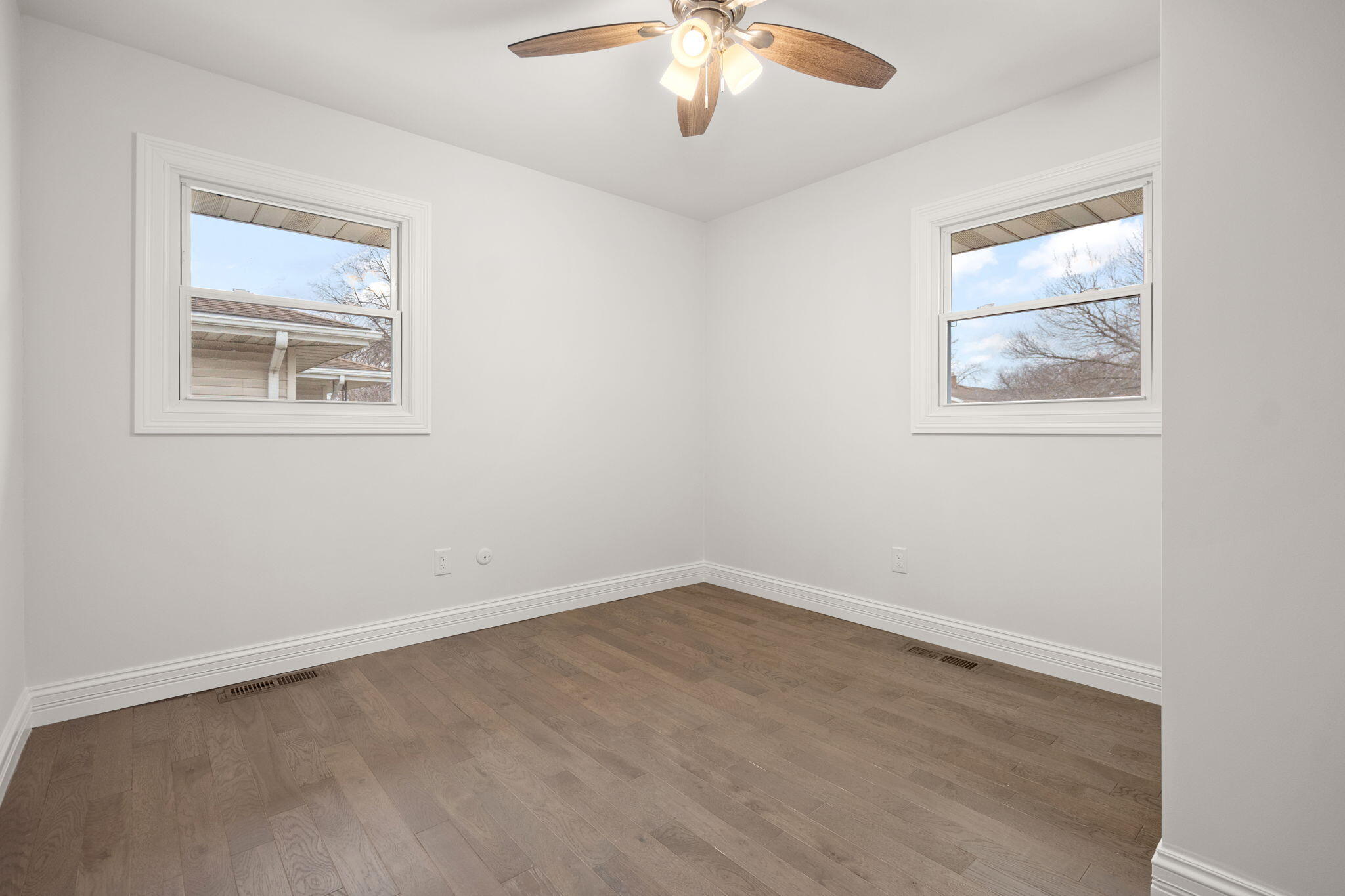 8749 Monroe Avenue Munster, IN 46321 - Photo 18 of 33 2048x1365