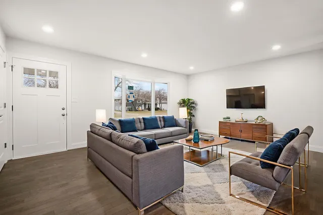 $395,995 | 8749 Monroe Avenue, Munster, IN 46321