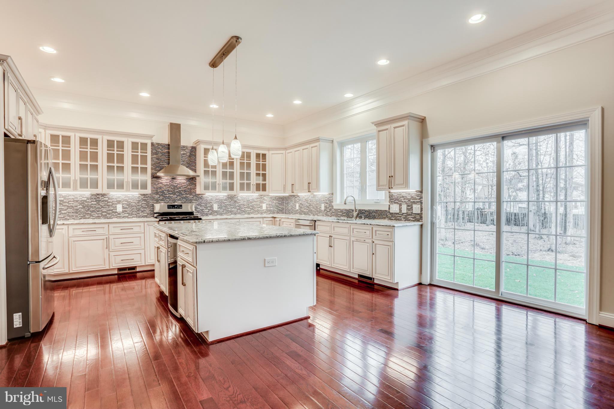 5811 Colchester Road Fairfax, VA 22030 - Photo 12 of 22 Kitchen
