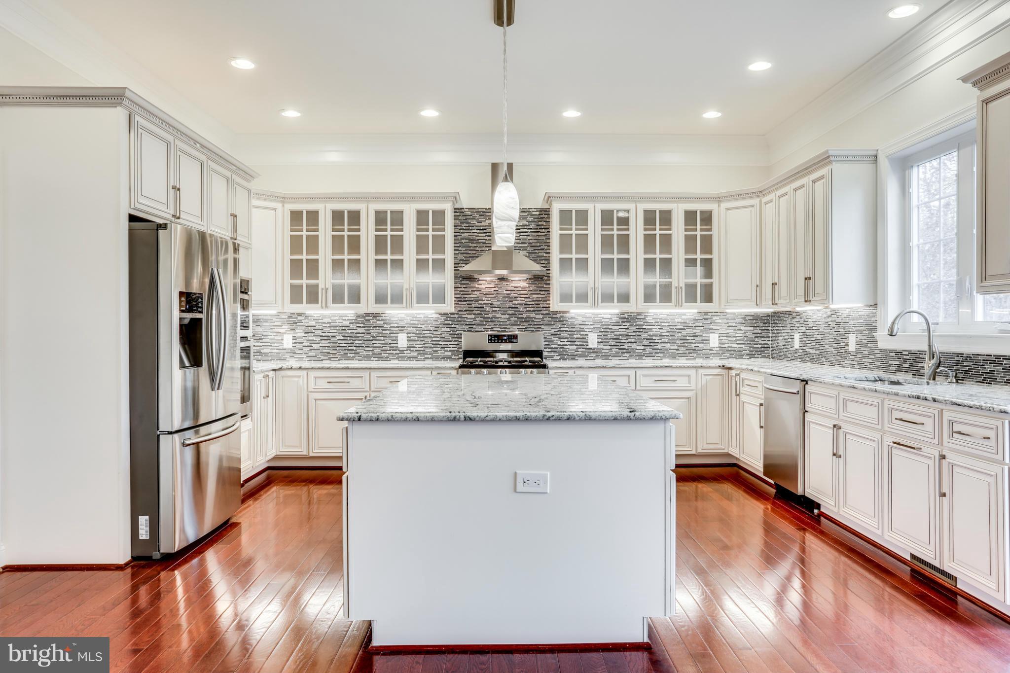 5811 Colchester Road Fairfax, VA 22030 - Photo 13 of 22 Kitchen