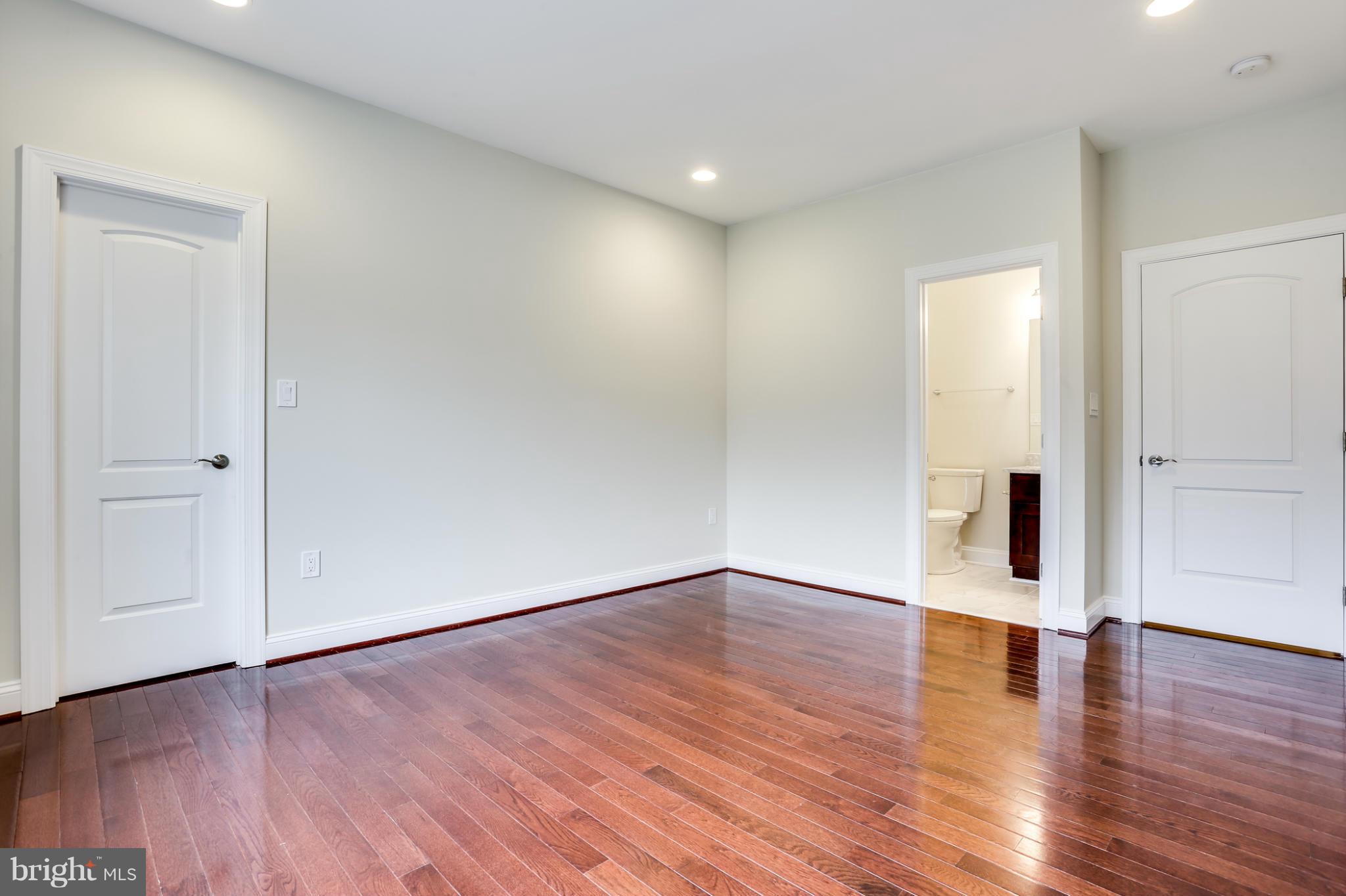 5811 Colchester Road Fairfax, VA 22030 - Photo 21 of 22 Bedroom (Master)