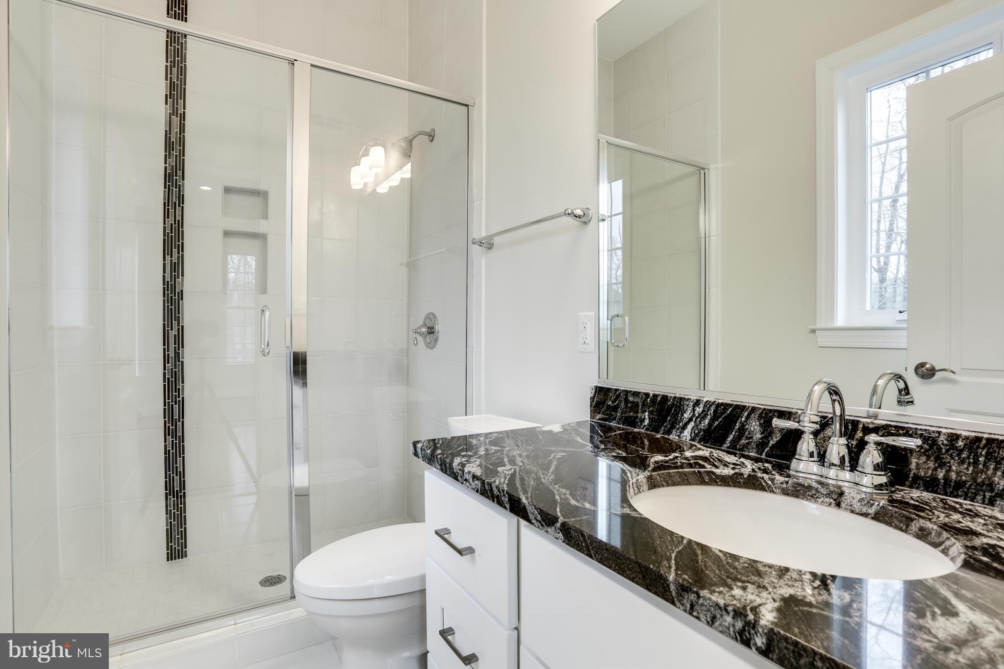 5811 Colchester Road Fairfax, VA 22030 - Photo 10 of 22 Bath