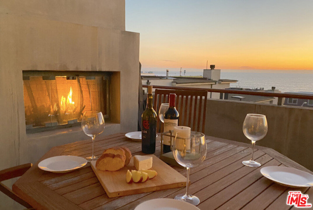 216 24th Street Manhattan Beach, CA 90266 - Photo 2 of 20