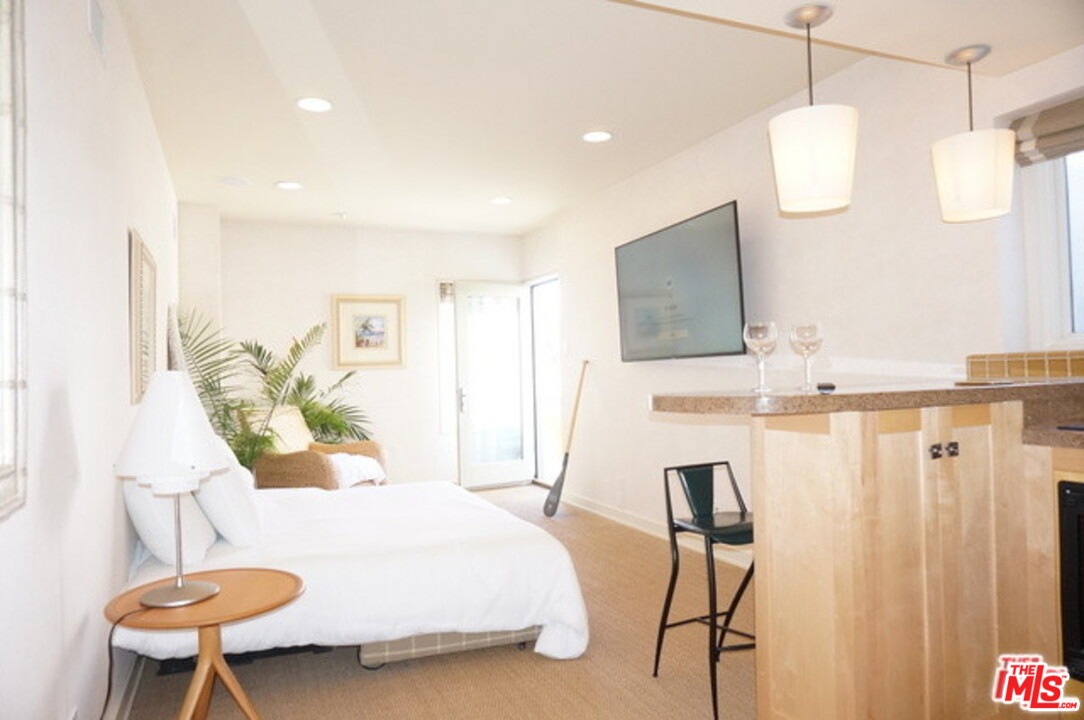 216 24th Street Manhattan Beach, CA 90266 - Photo 16 of 20