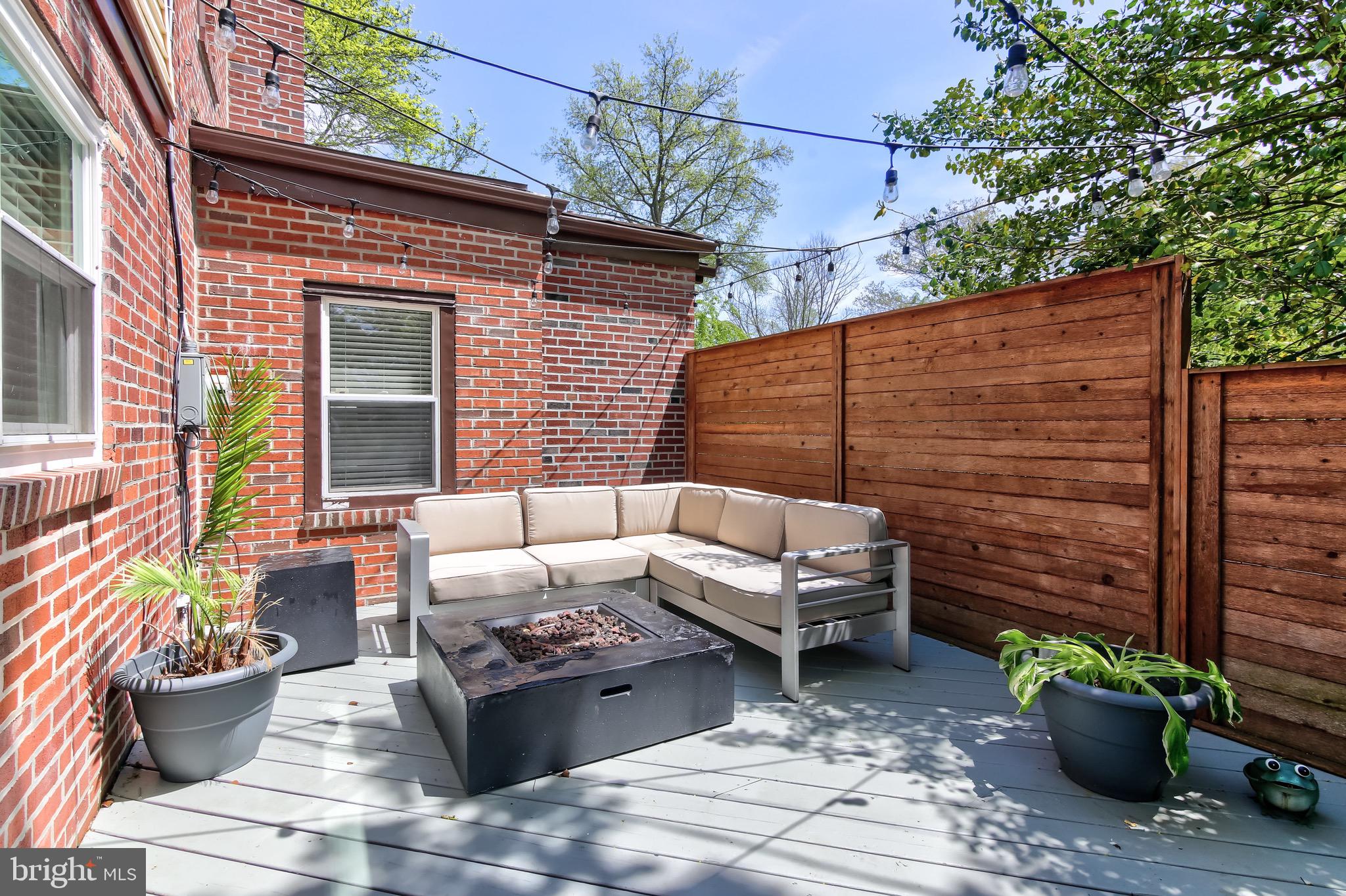 518 East Spring Avenue Ardmore, PA 19003 - Photo 33 of 38 Privacy wood wall on deck - 2017