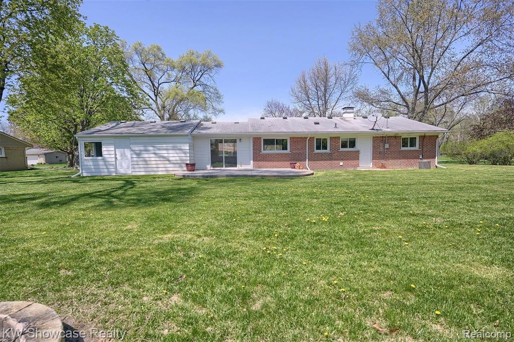 37711 Carson Street Farmington, MI 48331 - Photo 20 of 25