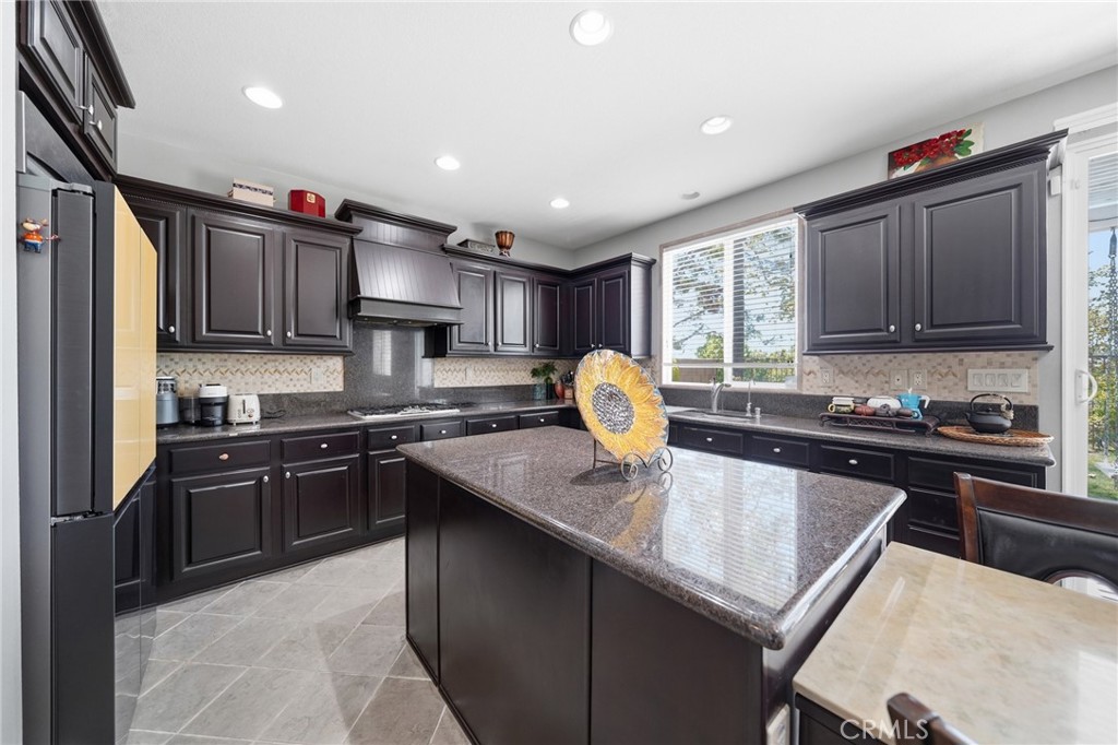 13903 Highlander Road La Mirada, CA 90638 - Photo 15 of 65 Granite countertop