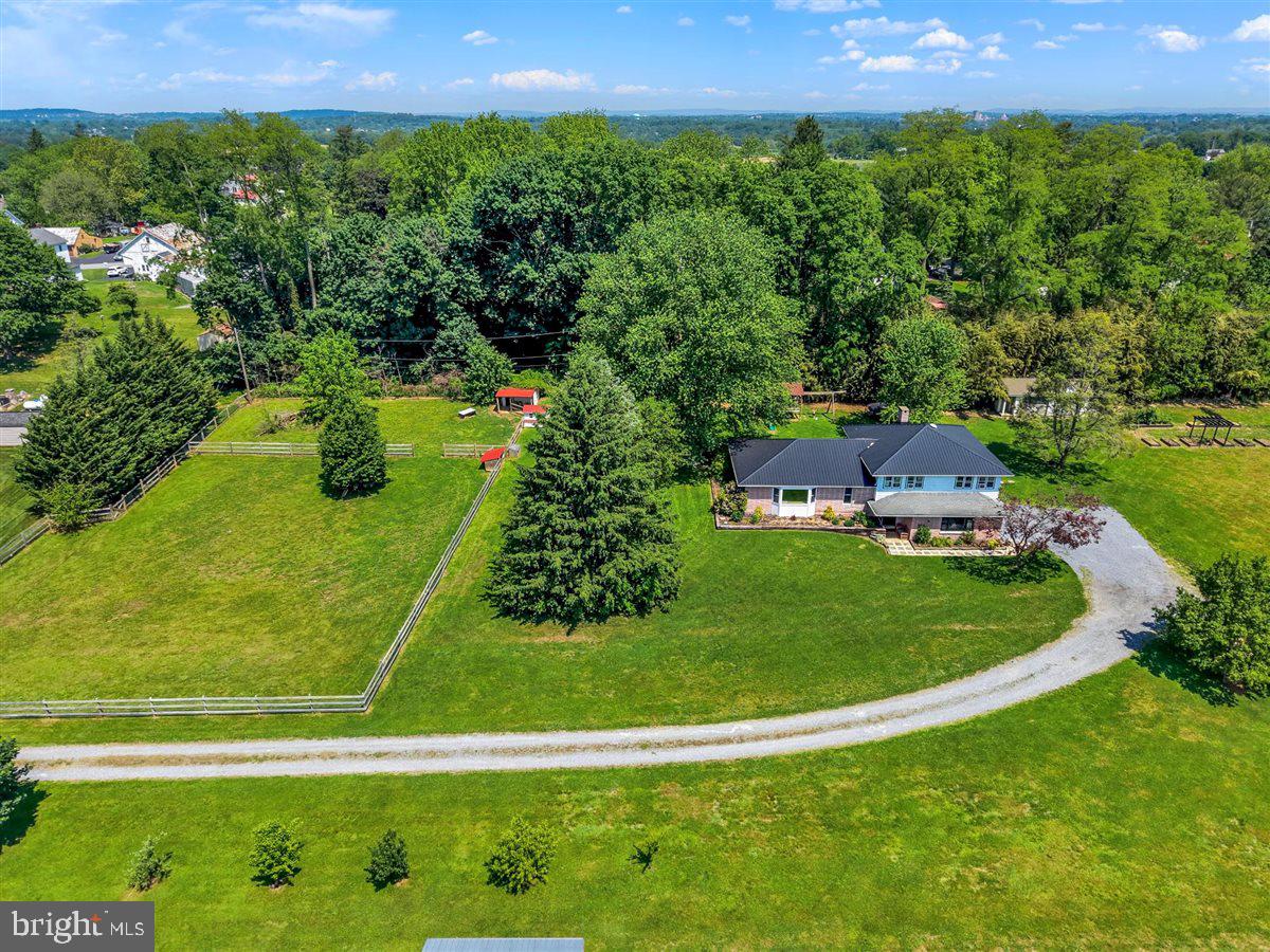 17 Marticville Road Lancaster, PA 17603 - Photo 2 of 61