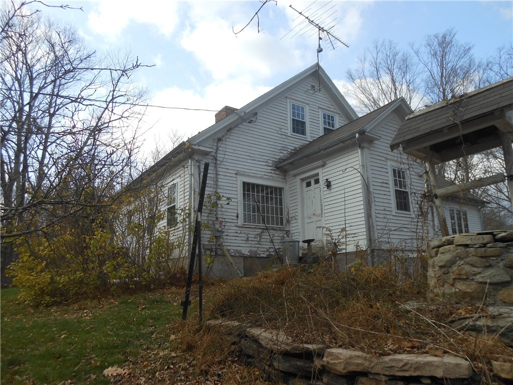 89 East Killingly Road Foster, RI 02825 - Photo 3 of 40 EXTERIOR RIGHT SIDE