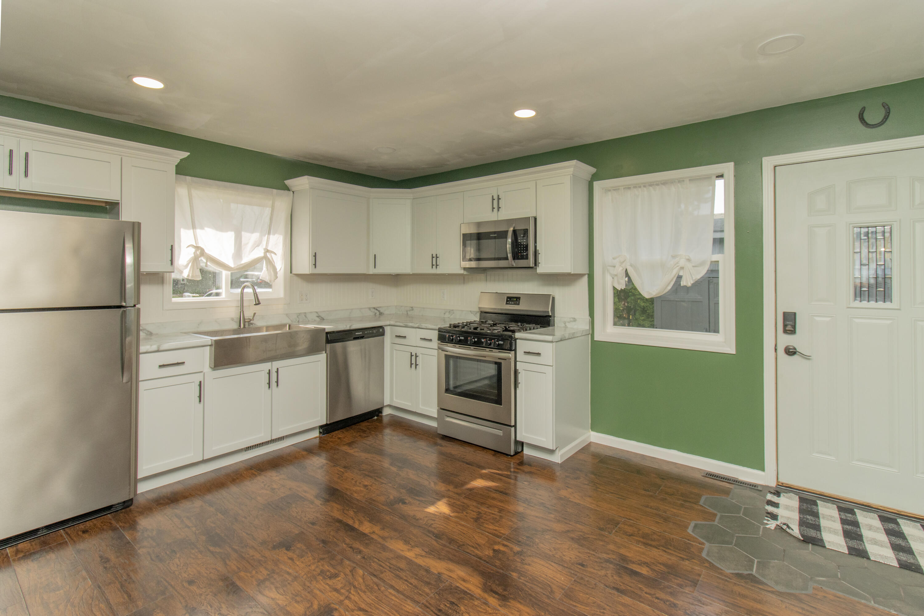705 Fremont Road Valparaiso, IN 46385 - Photo 2 of 19 3000x2000