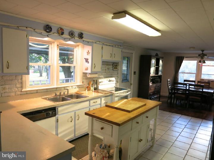 419 South Ridge Road Perkasie, PA 18944 - Photo 6 of 19 Gallery Image 6