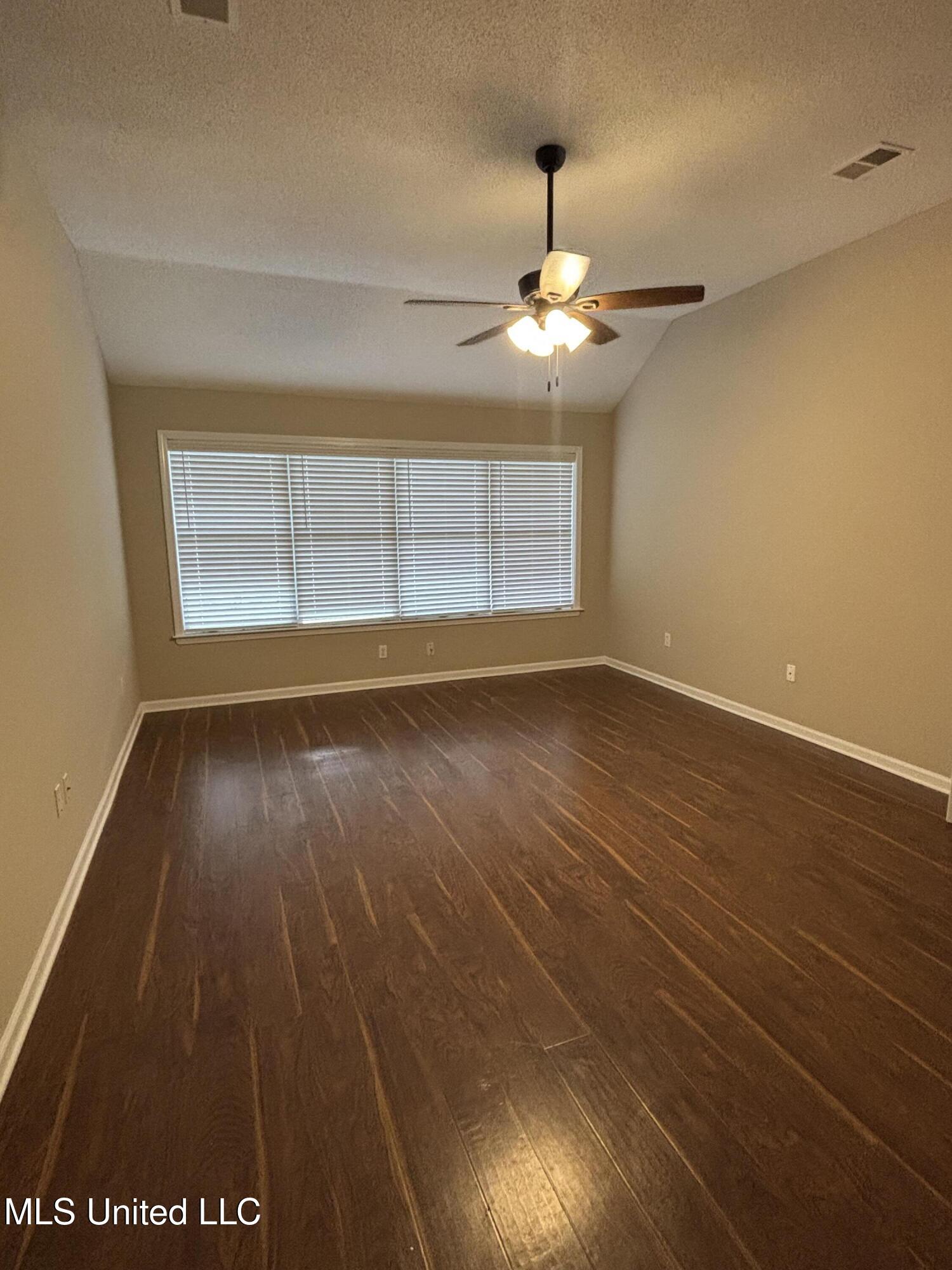 1705 Cedar Lake Cove Hernando, MS 38632 - Photo 12 of 33 Photo Apr 23 2025, 6 15 51 PM