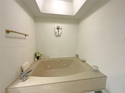 $659,000 | 20191 East Country Club Drive, Unit 1903, Aventura, FL 33180