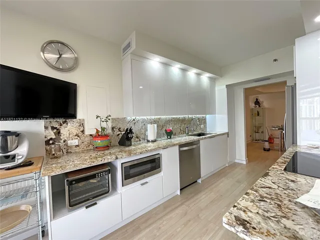 $659,000 | 20191 East Country Club Drive, Unit 1903, Aventura, FL 33180