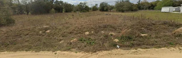 a view of an outdoor space and a yard