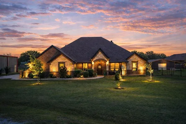 $675,000 | 112 Knob Road, Springtown, TX 76082