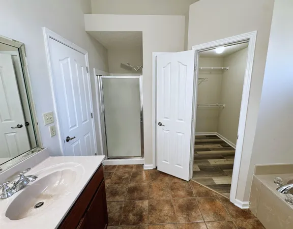 $1,950 | 6098 Ravenwood Lake Drive East, Horn Lake, MS 38637