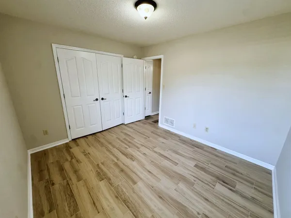 $1,950 | 6098 Ravenwood Lake Drive East, Horn Lake, MS 38637