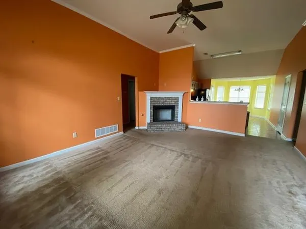 $1,950 | 6098 Ravenwood Lake Drive East, Horn Lake, MS 38637