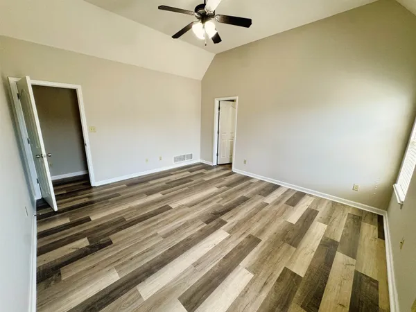 $1,950 | 6098 Ravenwood Lake Drive East, Horn Lake, MS 38637