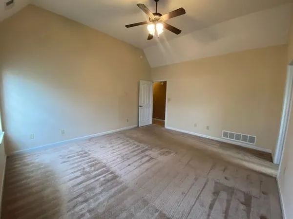 $1,950 | 6098 Ravenwood Lake Drive East, Horn Lake, MS 38637