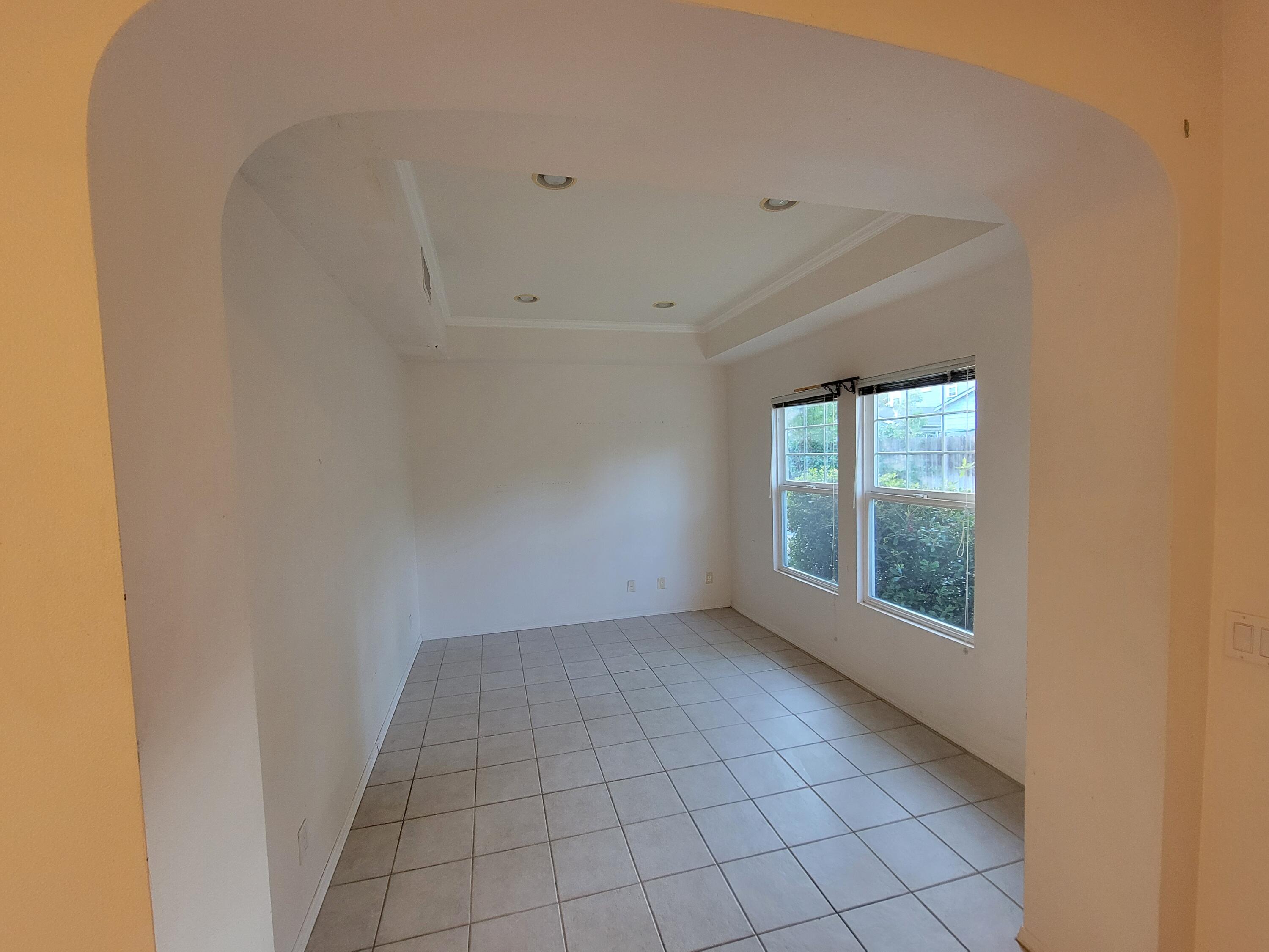 421 Rancheria Street, Unit B Santa Barbara, CA 93101 - Photo 3 of 7 Den/office