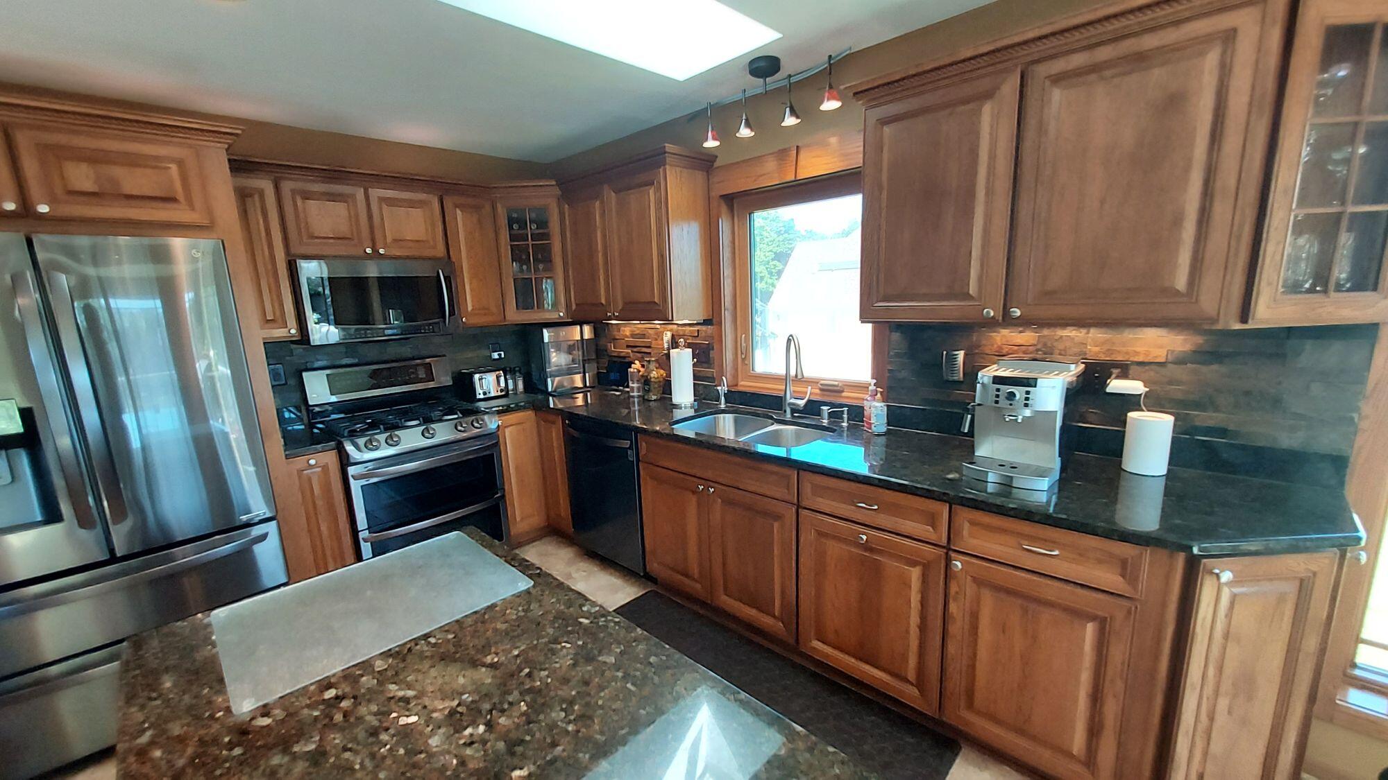 8404 South 68th Street Franklin, WI 53132 - Photo 11 of 48 Above & Below Lighting