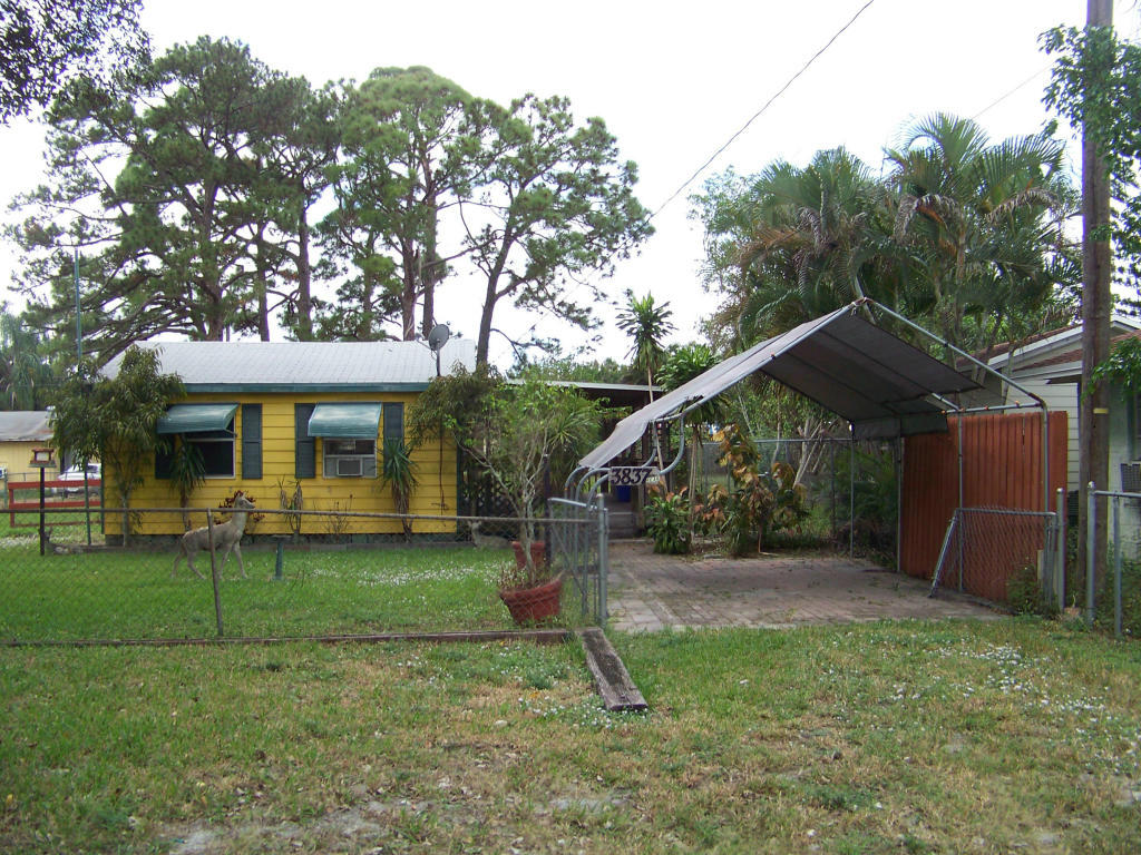 3837 Gulfstream Road Lake Worth, FL 33461 - Photo 17 of 32 Cottage Front