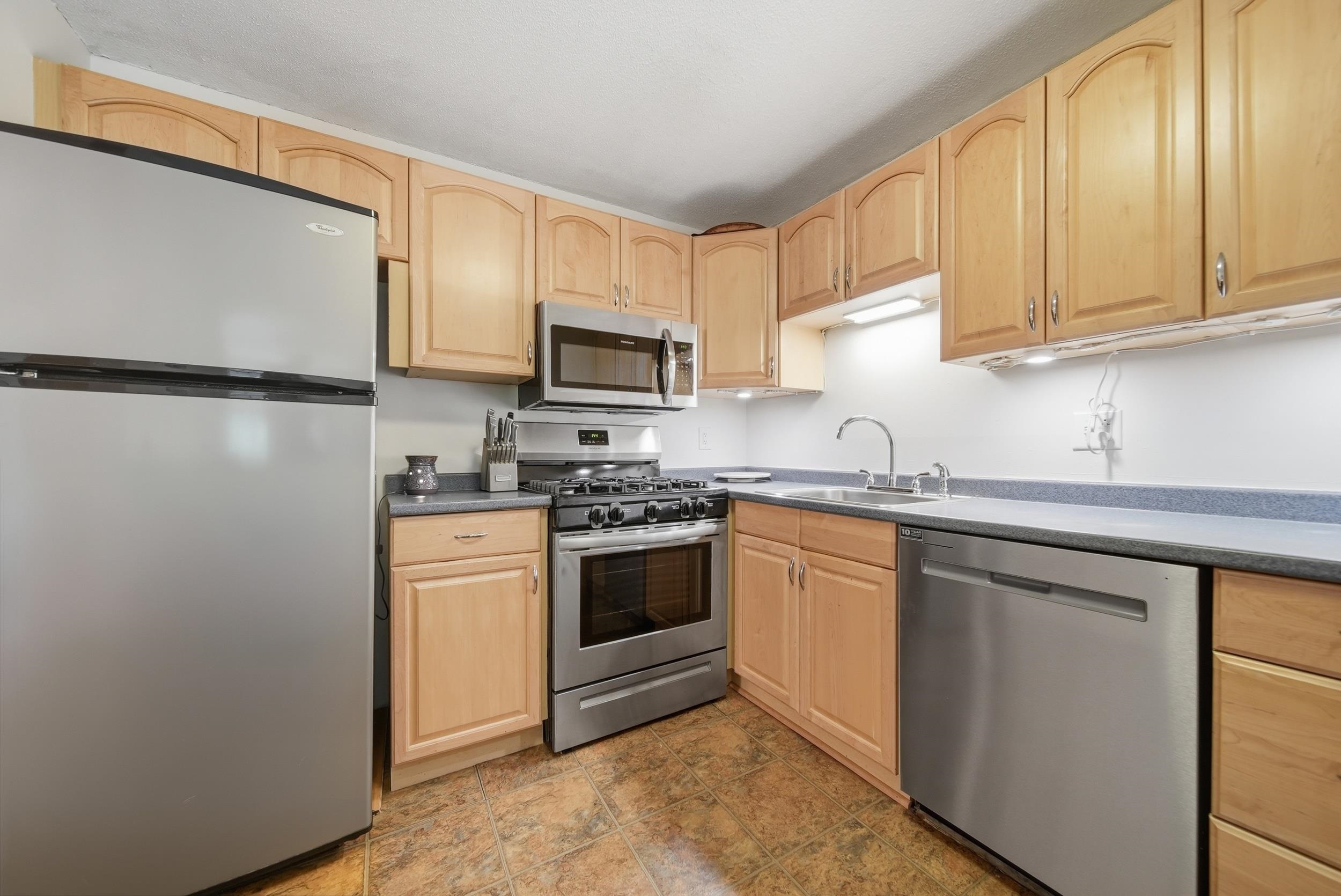 2 Brookside Drive, Unit 11 Exeter, NH 03833 - Photo 9 of 26