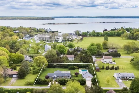 $2,695,000 | 3 Conrad Road, Shelter Island, NY 11964