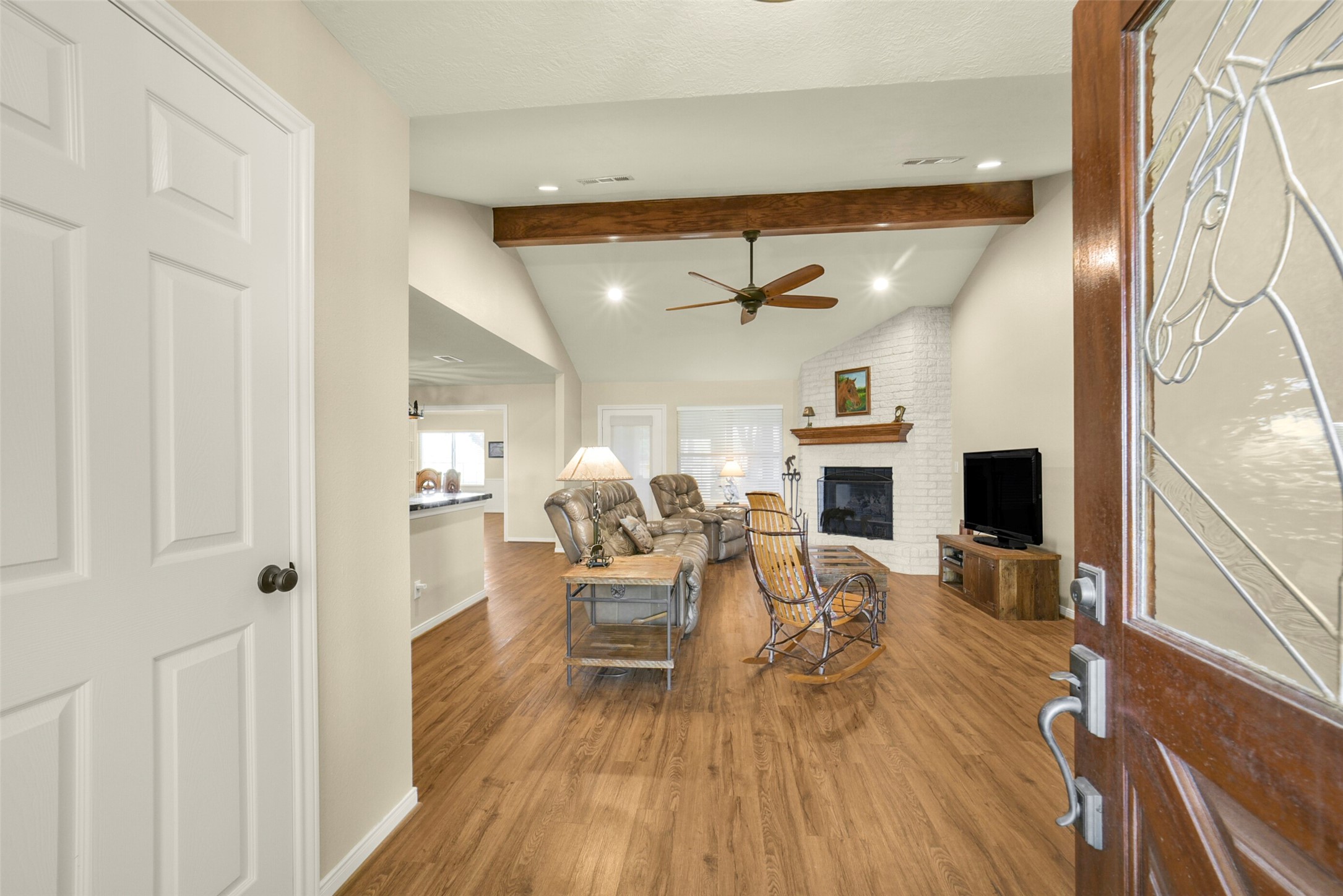 29103 Quail Nest Road Hockley, TX 77447 - Photo 2 of 49 Entryway - notice the beautiful horse glass