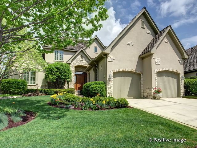 11 Forest Gate Circle Oak Brook, IL 60523 - Photo 1 of 15