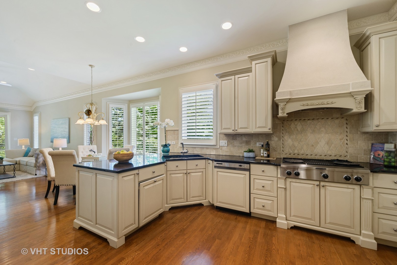 11 Forest Gate Circle Oak Brook, IL 60523 - Photo 11 of 15
