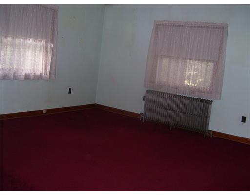 1864 Geiger Road Friedens, PA 15541 - Photo 5 of 17 Living Room.