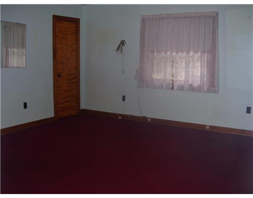 1864 Geiger Road Friedens, PA 15541 - Photo 6 of 17 Living Room.